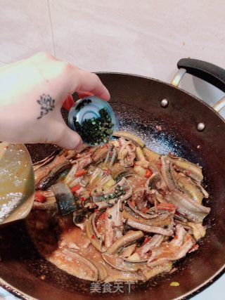 麻辣青椒鳝鱼的做法步骤：8