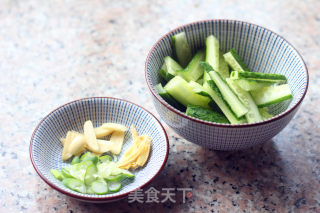 虾仁面筋的做法步骤：2