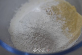 玉米发糕的做法步骤：1