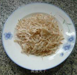 雪菜虾皮炒茭白的做法步骤：3
