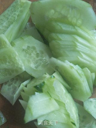 黄瓜炒肉片的做法步骤：3