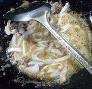 韭菜绿豆芽炒鱿鱼的做法步骤：8