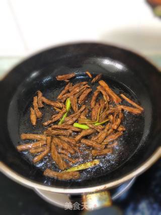万能配菜～炒肉丝的做法步骤：3