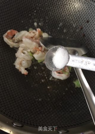 鲜虾仁炒莴苣丝的做法步骤：10