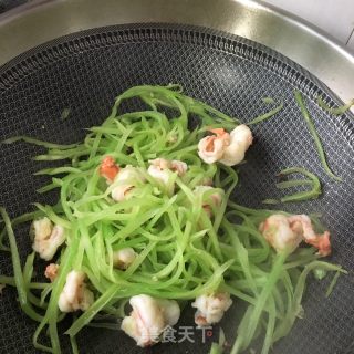 鲜虾仁炒莴苣丝的做法步骤：15