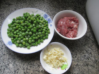 肉末炒青豆的做法步骤：1