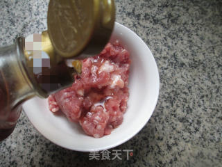 肉末炒青豆的做法步骤：2