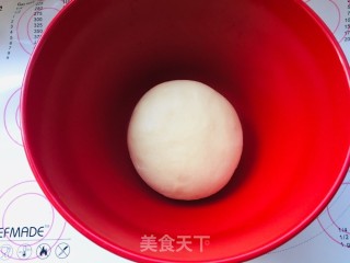 草莓夹心牛奶卷的做法步骤：3