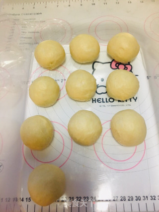 草莓夹心牛奶卷的做法步骤：4