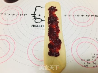 草莓夹心牛奶卷的做法步骤：6