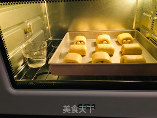 草莓夹心牛奶卷的做法步骤：7