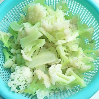 五花肉煸花菜的做法步骤：4