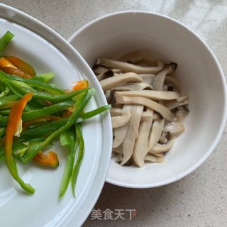 手撕杏鲍菇的做法步骤：3