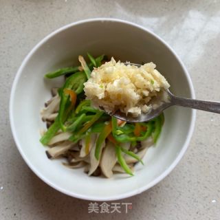 手撕杏鲍菇的做法步骤：4