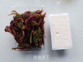 香椿头拌豆腐的做法步骤：1