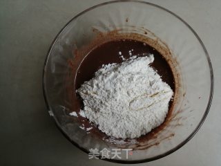 浓郁可可戚风蛋糕的做法步骤：3