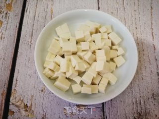 香椿拌豆腐的做法步骤：2