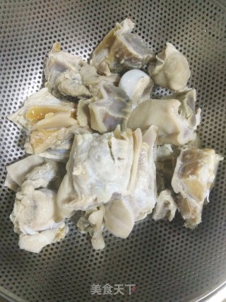 海带炖腊猪蹄的做法步骤：2