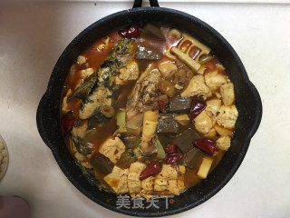 鸭血豆腐竹笋炖鱼的做法步骤：8