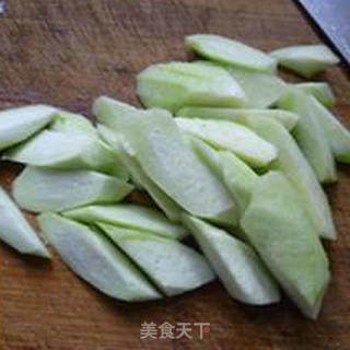 韭菜芽猪肚炒丝瓜的做法步骤：4