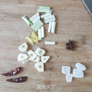 鲅鱼炖粉条的做法步骤：2
