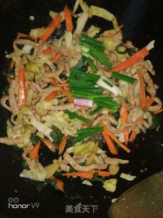 青椒泡菜炒肉丝的做法步骤：7