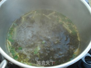 野菜香，虾仁地皮菜汤的做法步骤：6