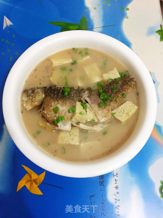 鲫鱼炖冻豆腐的做法步骤：6