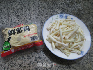 白玉菇烧鲜素鸡的做法步骤：1