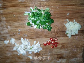 肉末茄子的做法步骤：1