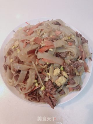 炒牛肉河粉的做法步骤：17