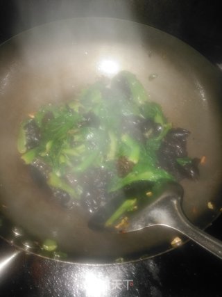 青菜炒木耳的做法步骤：10