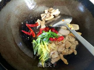 鱿鱼须小白菜粉丝汤的做法步骤：7