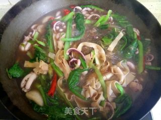 鱿鱼须小白菜粉丝汤的做法步骤：14