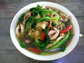 鱿鱼须小白菜粉丝汤的做法步骤：15
