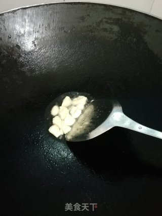 清炒佛手瓜苗的做法步骤：3