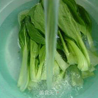 虾仁茭白炒青菜的做法步骤：5