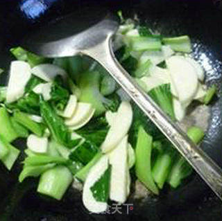 虾仁茭白炒青菜的做法步骤：7
