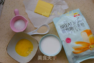 孩子们都喜欢的花环面包的做法步骤：1