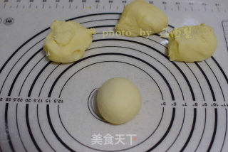 孩子们都喜欢的花环面包的做法步骤：5