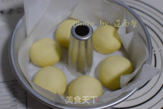 孩子们都喜欢的花环面包的做法步骤：6