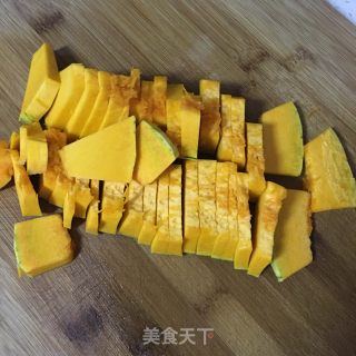 南瓜饼的做法步骤：1