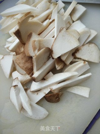 杏鲍菇炒油菜的做法步骤：2