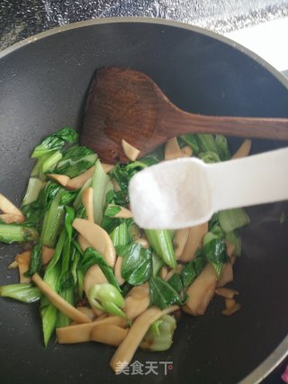 杏鲍菇炒油菜的做法步骤：12