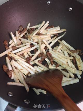 杏鲍菇炒肉的做法步骤：6