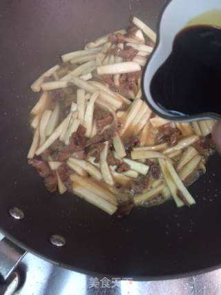 杏鲍菇炒肉的做法步骤：7