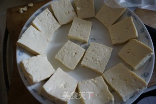 自制豆干炒鸡蛋的做法步骤：1