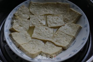 自制豆干炒鸡蛋的做法步骤：2