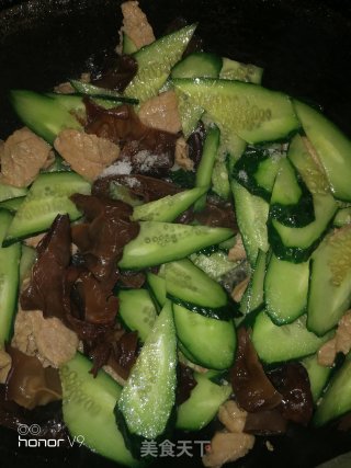 肉片黄瓜炒木耳的做法步骤：7