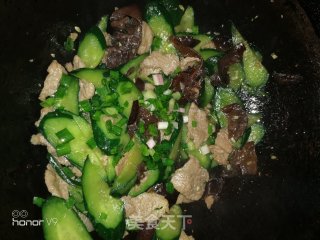 肉片黄瓜炒木耳的做法步骤：8